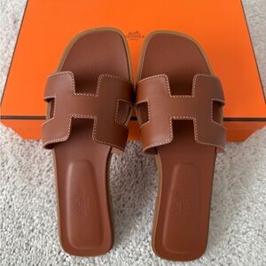 Hermes Oran Leather Sandals - Excellent Condition, Worn Once